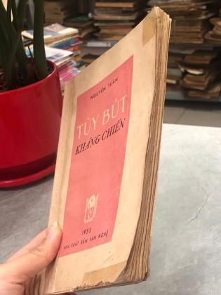 TUỲ BÚT KHÁNG CHIẾN - NGUYỄN TUÂN