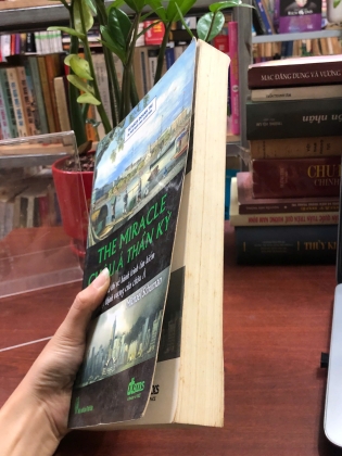 THE MIRACLE CHÂU Á THẦN KỲ - MICHAEL SCHUMAN