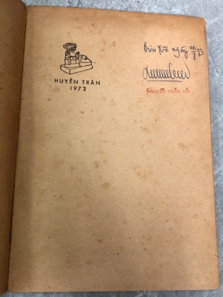 NHỮNG NGƯỜI ÁO TRẮNG - NHẬT TIẾN