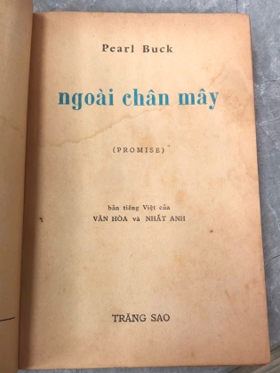 NGOÀI CHÂN MÂY - PEARL BUCK