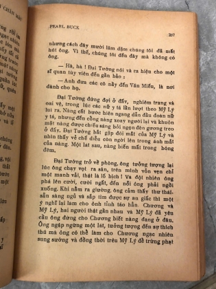 NGOÀI CHÂN MÂY - PEARL BUCK