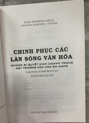CHINH PHỤC CÁC LÀN SÓNG VĂN HOÁ - LONG HOÀNG (Dịch giả)