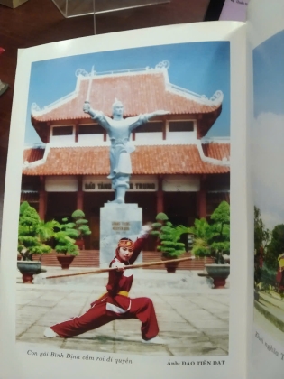 QUANG TRUNG NGUYỄN HUỆ CON NGƯỜI VÀ SỰ NGHIỆP - PHAN HUY LÊ