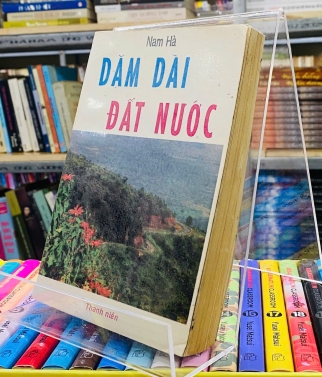 DẶM DÀI ĐẤT NƯỚC 