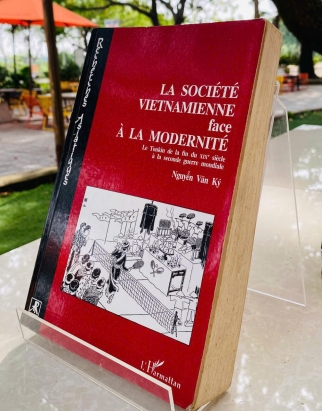 LA SOCIÉTÉ VIETNAMIENNE FACE À LA MODERNITÉ 