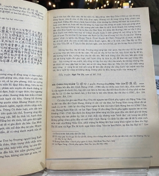 TÌM HIỂU KHO SÁCH HÁN NÔM - NGUỒN TƯ LIỆU VĂN HỌC SỬ LƯỢC VIỆT NAM 