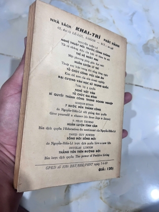 NGHỀ VIẾT VĂN (CÓ THỦ BÚT TÁC GIẢ) - NGUYỄN HIẾN LÊ
