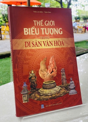 THẾ GIỚI BIỂU TƯỢNG TRONG DI SẢN VĂN HOÁ 