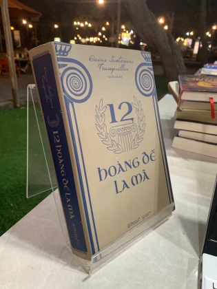  HOÀNG ĐẾ LA MÃ - CAIUS SUETONIUS TRANQUILLUS