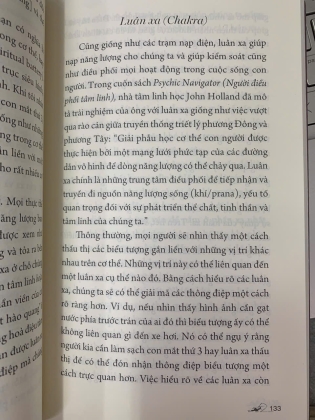 CUỐN SÁCH VỀ CÁC BIỂU TƯỢNG TÂM LINH - MELANIE BARNUM