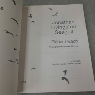 JONATHAN LIVINGSTON SEAGULL - RICHARD BACH