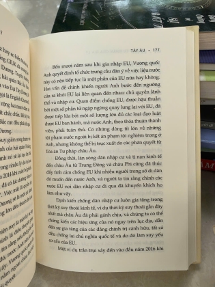 NHỮNG TÙ NHÂN CỦA ĐỊA LÝ - TIM MARSHALL
