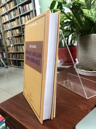 ĐẶC KHẢO VĂN HỌC DÂN GIAN THỪA THIÊN HUẾ - LÊ VĂN CHƯỞNG