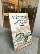 VIỆT KIỀU TẠI CÁC XỨ LÂN BANG - NHIỀU TÁC GIẢ