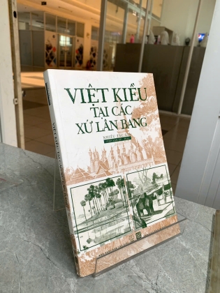 VIỆT KIỀU TẠI CÁC XỨ LÂN BANG - NHIỀU TÁC GIẢ