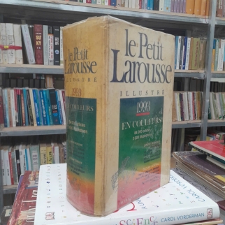 LE PETIT LAROUSSE