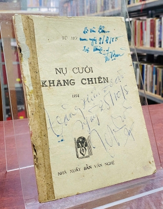NỤ CƯỜI KHÁNG CHIẾN - TÚ MỠ