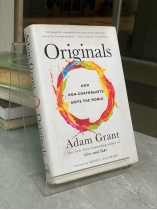 ORIGINALS: HOW NON - CONFORMISTS MOVE THE WORLD (NGUYỄN BẢN: CÁCH NHỮNG KẺ KHÔNG THEO LỐI MÒN THAY ĐỔI THẾ GIỚI)