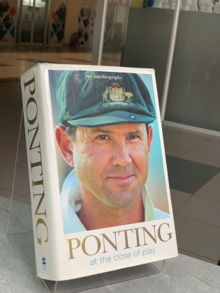 PONTING AT THE CLOSE OF PLAY (PONTING: KHI MÀN CHƠI KHÉP LẠI) - RICKY PONTING