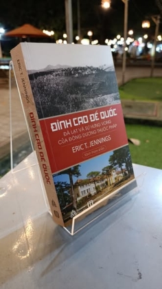 ĐỈNH CAO ĐẾ QUỐC - Eric T. Jennings