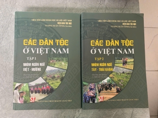 CÁC DÂN TỘC Ở VIỆT NAM (TẬP 1 VÀ 2) - VƯƠNG XUÂN TÌNH (CHỦ BIÊN) 