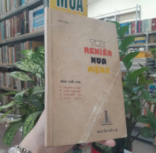 THƠ NGHIÊN HOA MỘNG - HƯ CHU