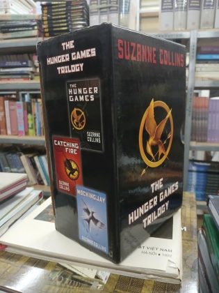 THE HUNGER GAMES TRILOGY (ĐẤU TRƯỜNG SINH TỬ) - SUZANNE COLLINS
