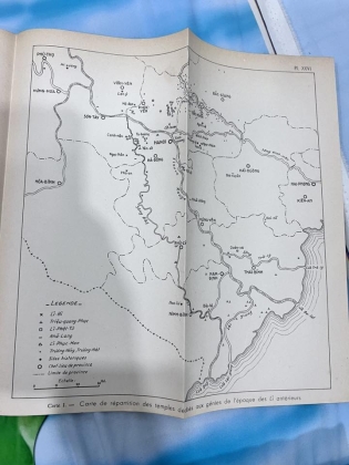 Contribution à l'étude d'un génie tutélaire annamite Lí-Phục-Man" (Góp phần nghiên cứu thành hoàng An Nam Lý Phục Ma
