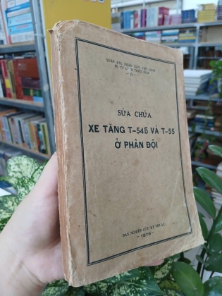 SỬA CHỮA XE TĂNG T - 545 VÀ T - 55 Ở PHÂN ĐỘI 