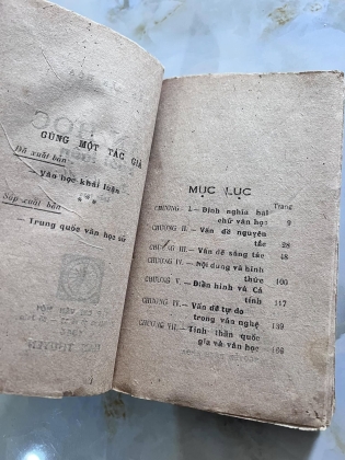 VĂN HỌC KHÁI LUẬN - ĐẶNG THAI MAI (1944)