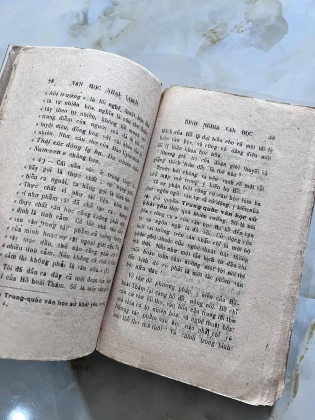 VĂN HỌC KHÁI LUẬN - ĐẶNG THAI MAI (1944)