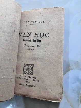 VĂN HỌC KHÁI LUẬN - ĐẶNG THAI MAI (1944)