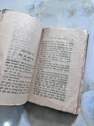 VĂN HỌC KHÁI LUẬN - ĐẶNG THAI MAI (1944)