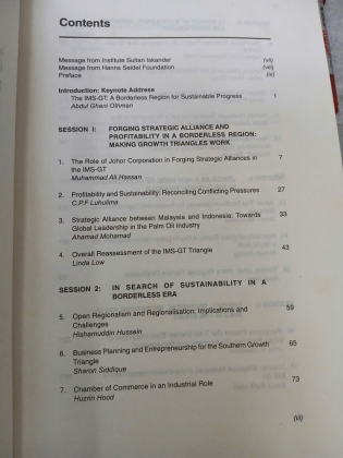 INDONESIA - MALAYSIA - SINGAPORE GROWTH TRIANGLE: BORDERLESS REGION FOR SUSTAINABLE PROGRESS