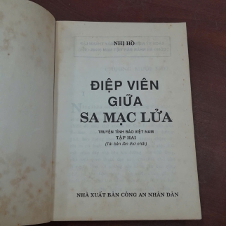 ĐIỆP VIÊN GIỮA SA MẠC LỬA - NHỊ HỒ