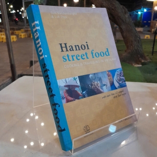 HANOI STREET FOOD (ĐỒ ĂN ĐƯỜNG PHỐ HÀ NỘI) - TOM VANDENBERGHE, LUK THYS