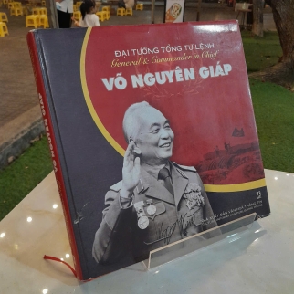 ĐẠI TƯỚNG TỔNG TƯ LỆNH VÕ NGUYÊN GIÁP (BÌA CỨNG) - TRẦN MẠNH THƯỜNG