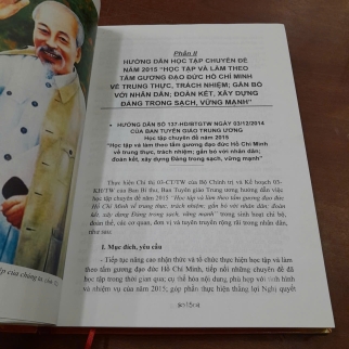 HƯỚNG DẪN HỌC TẬP VÀ LÀM THEO TẤM GƯƠNG ĐẠO ĐỨC HỒ CHÍ MINH (BÌA CỨNG)
