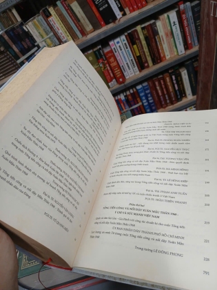 CUỘC TỔNG TIẾN CÔNG VÀ NỔI DẬY XUÂN MẬU THÂN 1968 (BÌA CỨNG)