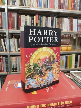 HARRY POTTER AND THE DEATHLY HALLOWS (HARRY POTTER VÀ BẢO BỐI TỬ THẦN) - J. K. ROWLING