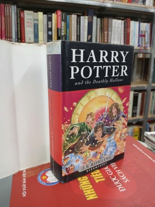HARRY POTTER AND THE DEATHLY HALLOWS (HARRY POTTER VÀ BẢO BỐI TỬ THẦN) - J. K. ROWLING