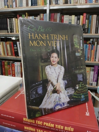 CÔ BA VÀ HÀNH TRÌNH MÓN VIỆT (BÌA CỨNG) - ĐOÀN THỊ THU THỦY