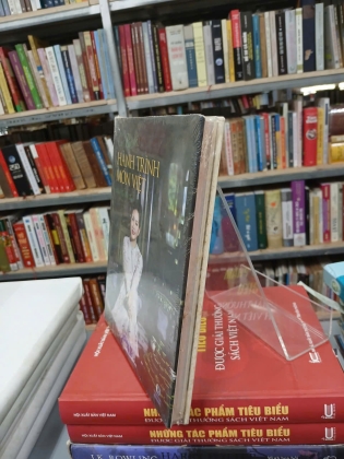 CÔ BA VÀ HÀNH TRÌNH MÓN VIỆT (BÌA CỨNG) - ĐOÀN THỊ THU THỦY