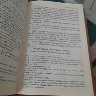 ĐẠI VIỆT SỬ KÝ TỤC BIÊN (1676 - 1789) - NGÔ THẾ LONG, NGUYỄN KIM HƯNG