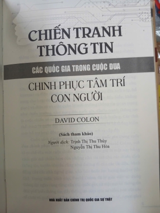 CHIẾN TRANH THÔNG TIN CÁC QUỐC GIA TRONG CUỘC ĐUA CHINH PHỤC TÂM TRÍ CON NGƯỜI (BÌA CỨNG) - DAVID COLON