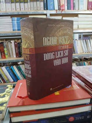 NGƯỜI VIỆT TRONG DÒNG LỊCH SỬ VĂN HÓA (BÌA CỨNG) - NGUYỄN XUÂN KÍNH