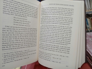 NGƯỜI VIỆT TRONG DÒNG LỊCH SỬ VĂN HÓA (BÌA CỨNG) - NGUYỄN XUÂN KÍNH