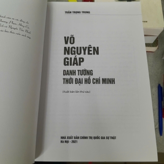 VÕ NGUYÊN GIÁP DANH TƯỚNG THỜI ĐẠI HỒ CHÍ MINH - TRẦN TRỌNG TRUNG