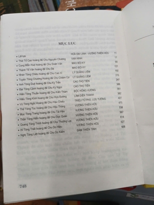 MƯỜI SÁU ĐỜI VUA TRIỀU MINH (BÌA CỨNG) - VƯƠNG THIÊN HỮU