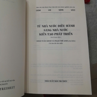 TỪ NHÀ NƯỚC ĐIỀU HÀNH SANG NHÀ NƯỚC KIẾN TẠO PHÁT TRIỂN - ĐINH TUẤN MINH, PHẠM THẾ ANH CHỦ BIÊN